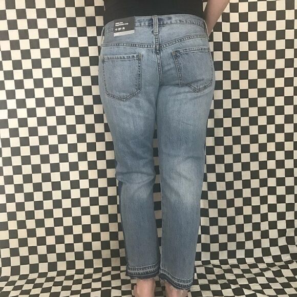 Mossimo mid rise boyfriend crop stretch 2 and 4 - Picture 6 of 7